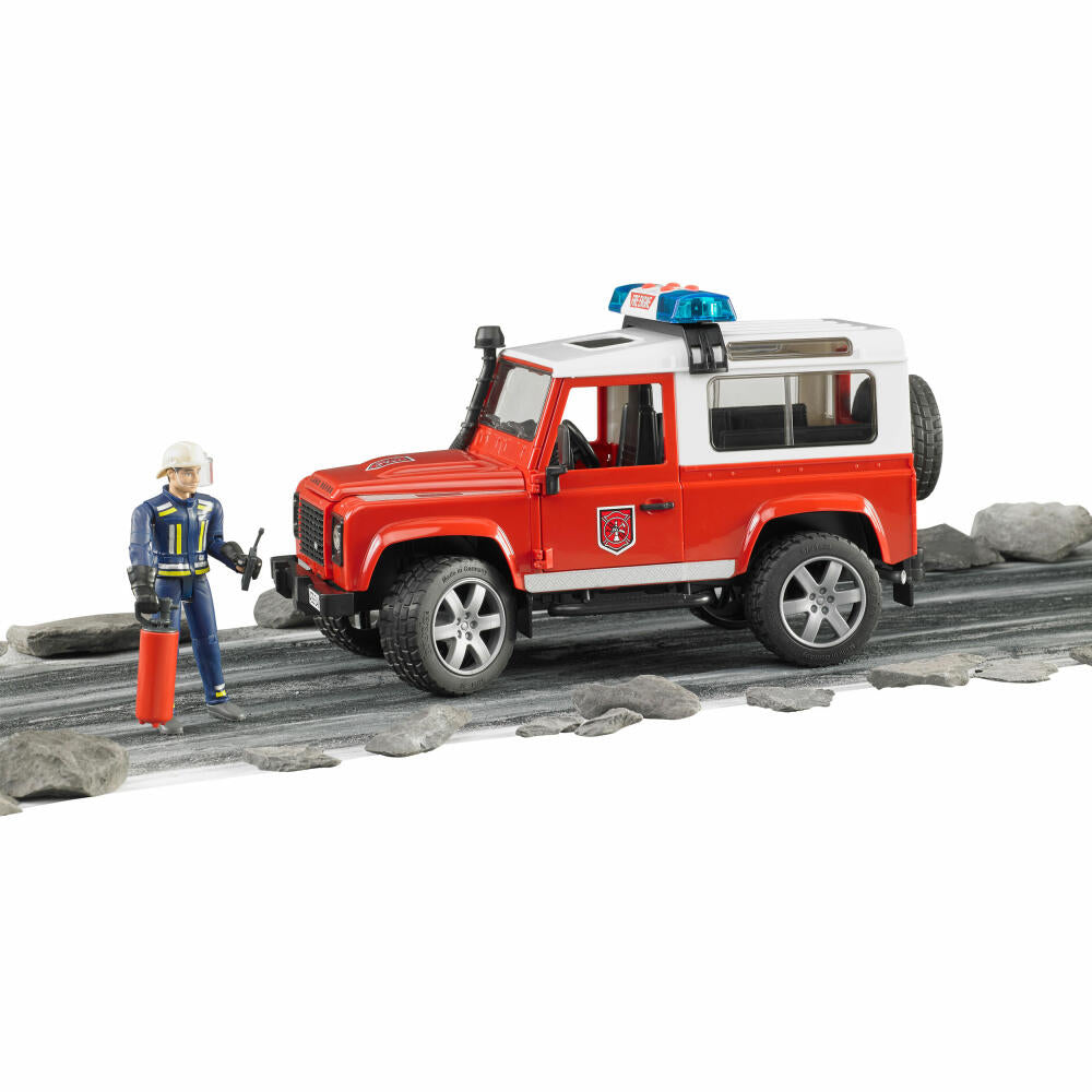 Bruder Einsatzfahrzeuge Land Rover Defender Station Wagon Feuerwehr, mit Feuerwehrmann, Modellfahrzeug, Modell Fahrzeug, Spielzeug, 02596